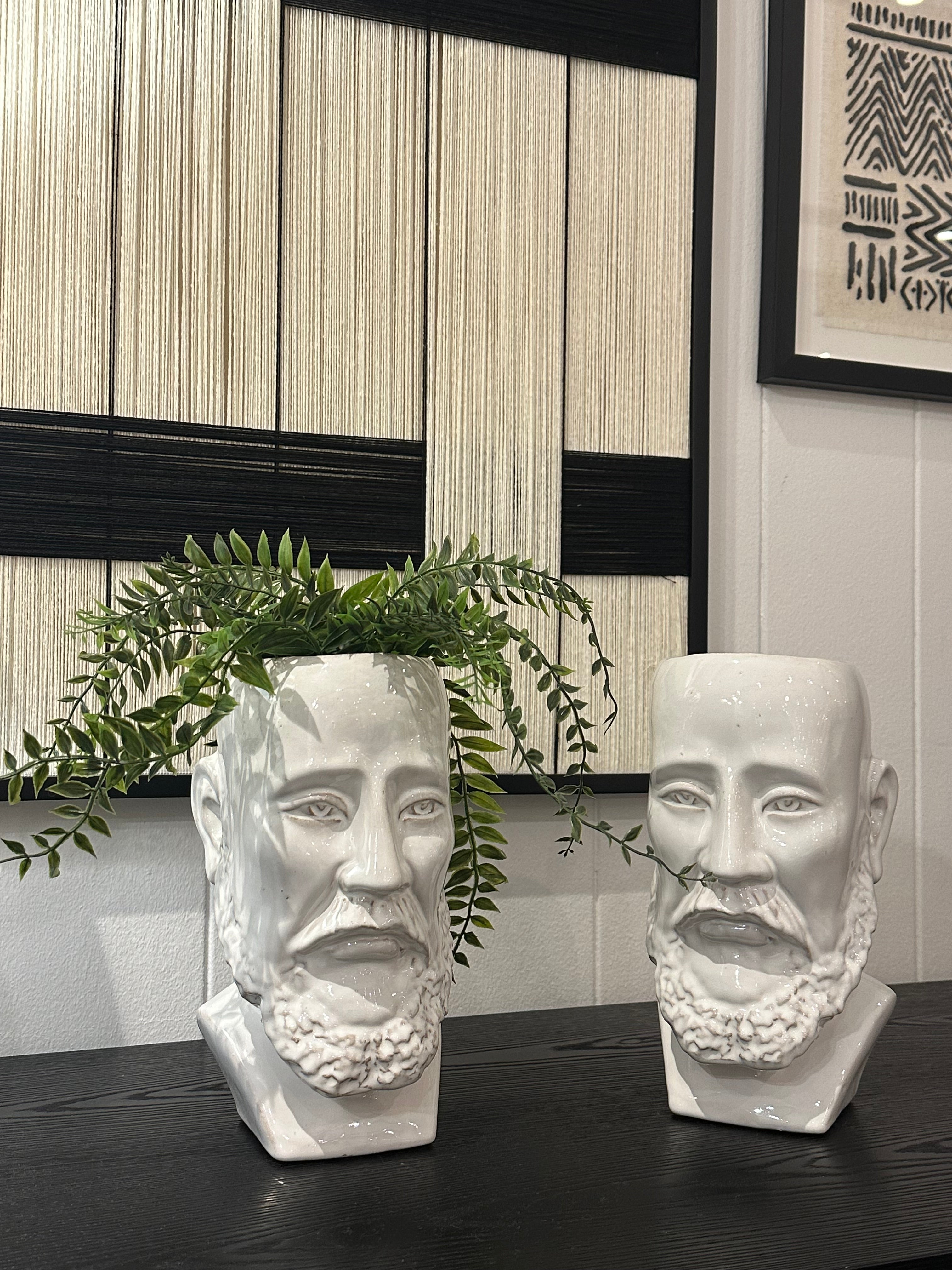 Set of two vases